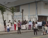 Las educadoras hicieron un plantón.