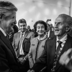 Guillermo Lasso saluda con Rodrigo Borja.