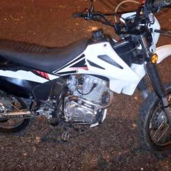 Foto de la moto donde se movilizaba el delincuente que fue abatido en El Empalme, Guayas.