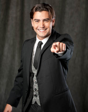 Danilo Rosero, de cantante a presentador en el programa concurso Oye Mi Canto