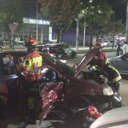Los casacas rojas atendiendo la emergencia en el norte de Quito.