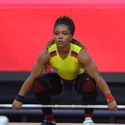 La pesista ecuatoriana, Jessica Palacios, en una competencia de halterofilia