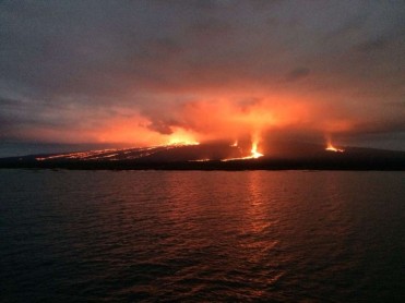 Volcán Sierra Negra en Galápagos reduce actividad pero continúa en erupción