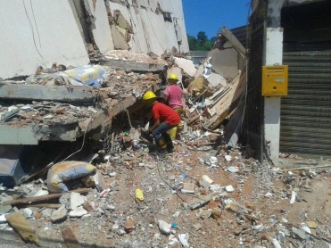 Viviendas en Bahía de Caráquez quedaron en escombros