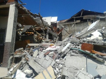 Viviendas en Bahía de Caráquez quedaron en escombros