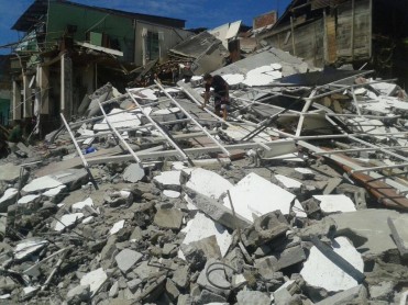 Viviendas en Bahía de Caráquez quedaron en escombros