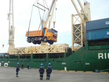 Ecuador prevé sustituir millones de dólares en importaciones hasta 2017