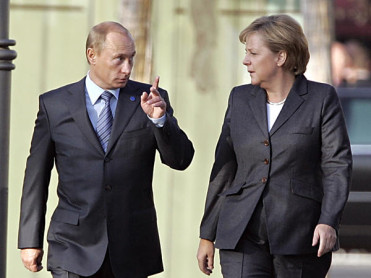 Merkel y Putin quieren evitar la violencia en Ucrania