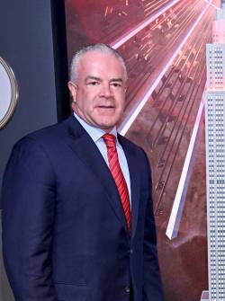 Raúl Rocha fotografiado en el Empire State Building el 22 de noviembre de 2024 en la ciudad de Nueva York.