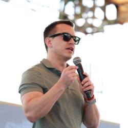 Daniel Noboa en un evento oficial en Santa Elena en diciembre 2025.