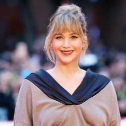 Jennifer Lawrence asiste a la alfombra roja de “Die My Love” el 20 de octubre de 2025 en Roma, Italia.