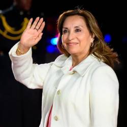 La presidenta de Perú, Dina Boluarte, quien llegará a Ecuador para la posesión de Daniel Noboa.