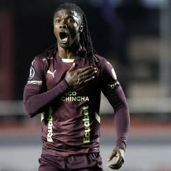 El defensa Ricardo Adé en un partido con Liga de Quito