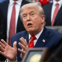 La polémica en torno al caso Epstein escaló cuando internautas denunciaron la eliminación de contenido y fotografías relacionadas con Trump del portal del Departamento de Justicia de EE. UU.