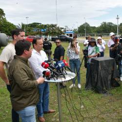 Rueda de prensa desde las instalaciones de Termogas Machala.