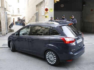 España: La infanta Cristina desconocía los negocios de su marido