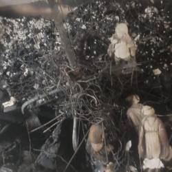 El pesebre quedó destruido tras el incendio.