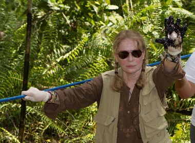 Mia Farrow dice que el nombre de Chveron le hace "sentir náuseas"