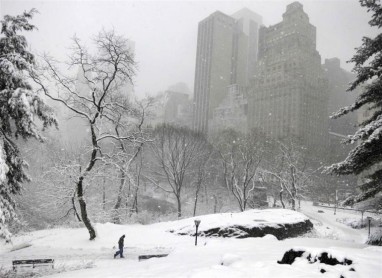 Alcalde de Nueva York pide a ciudadanos quedarse en casa por tormenta