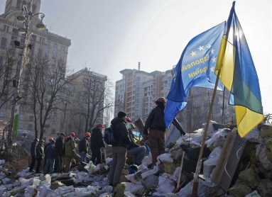 Yanukóvich y oposición ucraniana firman acuerdo de paz