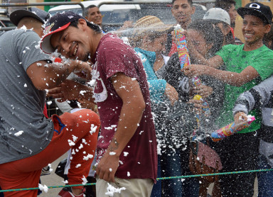 Gualaceo danza al son del &#039;Taita Carnaval&#039;