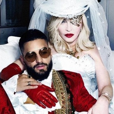 Madonna acoge a Maluma en el regazo de &quot;Madame X&quot;