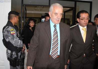 Exgeneral Vaca fue detenido por un problema migratorio