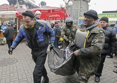 Francotiradores siembran terror en Kiev con 100 muertos, según oposición