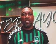 Walter Ayoví en su presentación como jugador de La Raniza FC.