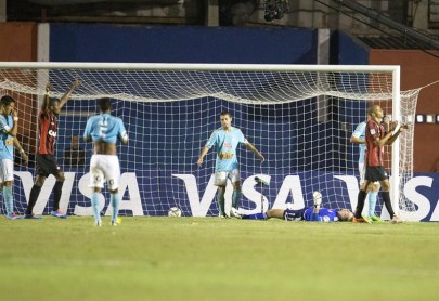 El Paranaense avanzó al grupo 1 de la Libertadores por la vía del penal