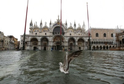 Venecia sufre excepcional marea alta