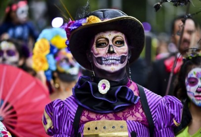 &quot;La Catrina&quot;: el impresionante desfile de miles de calaveras en Ciudad de México en honor a &quot;la muerte elegante&quot;