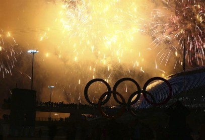 Sochi 2014 comenzó con coloridas luces y danzas