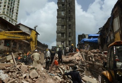 33 muertos y decenas de desaparecidos tras derrumbe de edificio en Bombay