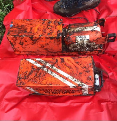 La Aeronaútica Civil de Colombia encontró las 2 cajas negras del avión caído