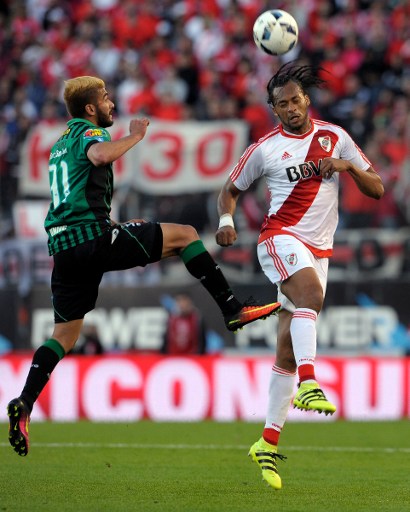 Arturo Mina vuelve a lucirse en Argentina y la prensa lo reconoce