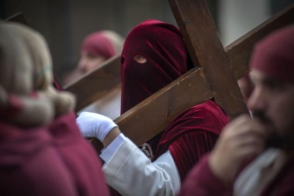 Católicos asisten al Domingo de Ramos, que marca el inició de la Semana Santa