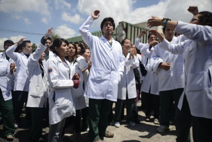 Médicos del hospital Pablo Arturo Suárez retiran sus renuncias