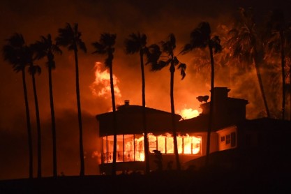 Infierno en el &quot;Paraíso&quot;: sube a nueve el saldo de muertes en incendio en California