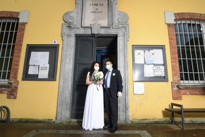 Así fue el matrimonio de una pareja en Italia en medio del coronavirus