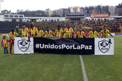 Clubes ecuatorianos honran a periodistas fallecidos