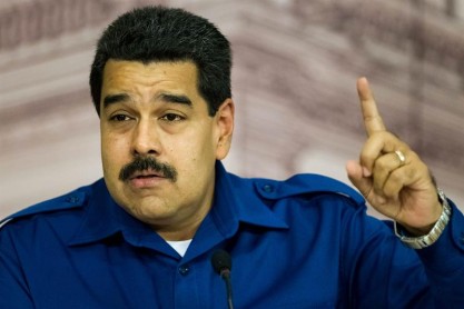 Maduro acusa a oposición de abandonar responsabilidades al viajar al exterior