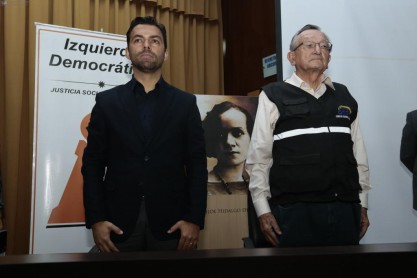 Izquierda Democrática entrega 300 mil firmas para calificar como partido