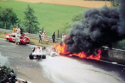 El accidente que convirtió en leyenda a Niki Lauda