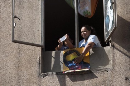 Opositores y simpatizantes venezolanos marcharon de forma dividida en Caracas