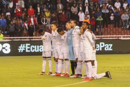 Clubes ecuatorianos honran a periodistas fallecidos