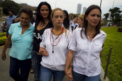 Venezuela continúa entre barricadas y protestas.
