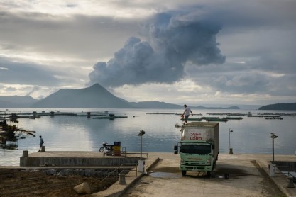 Riesgo elevado de erupción de volcán filipino Taal