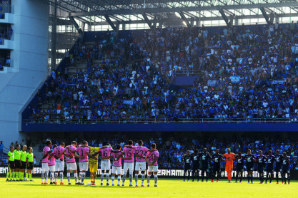 Clubes ecuatorianos honran a periodistas fallecidos