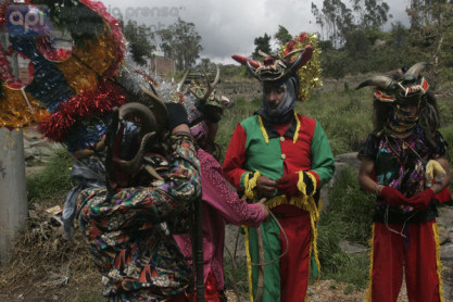 Alegre &#039;Diablada Pillareña&#039; da bienvenida a 2016